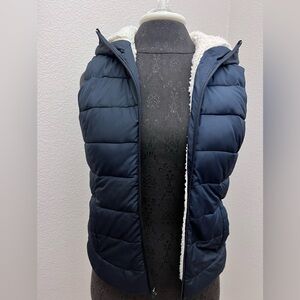 Hollister Puffer Vest Size Small